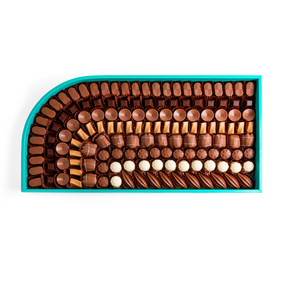 Picture of Daima Assorted Chocolate Big L Shape Tray 1320gm
